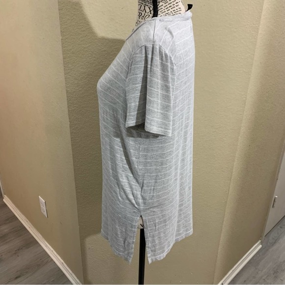 Banana Republic grey white stripe tee‎ sz small - Picture 5 of 6